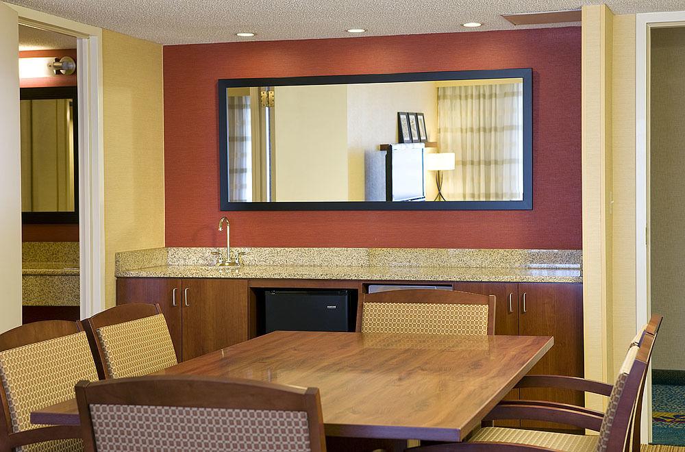 Courtyard By Marriott Denver Airport Eksteriør billede