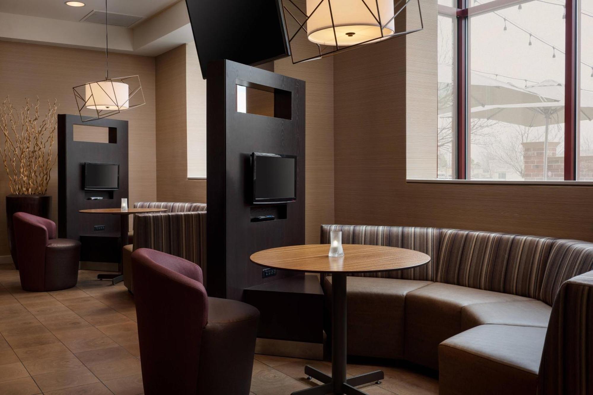 Courtyard By Marriott Denver Airport Eksteriør billede