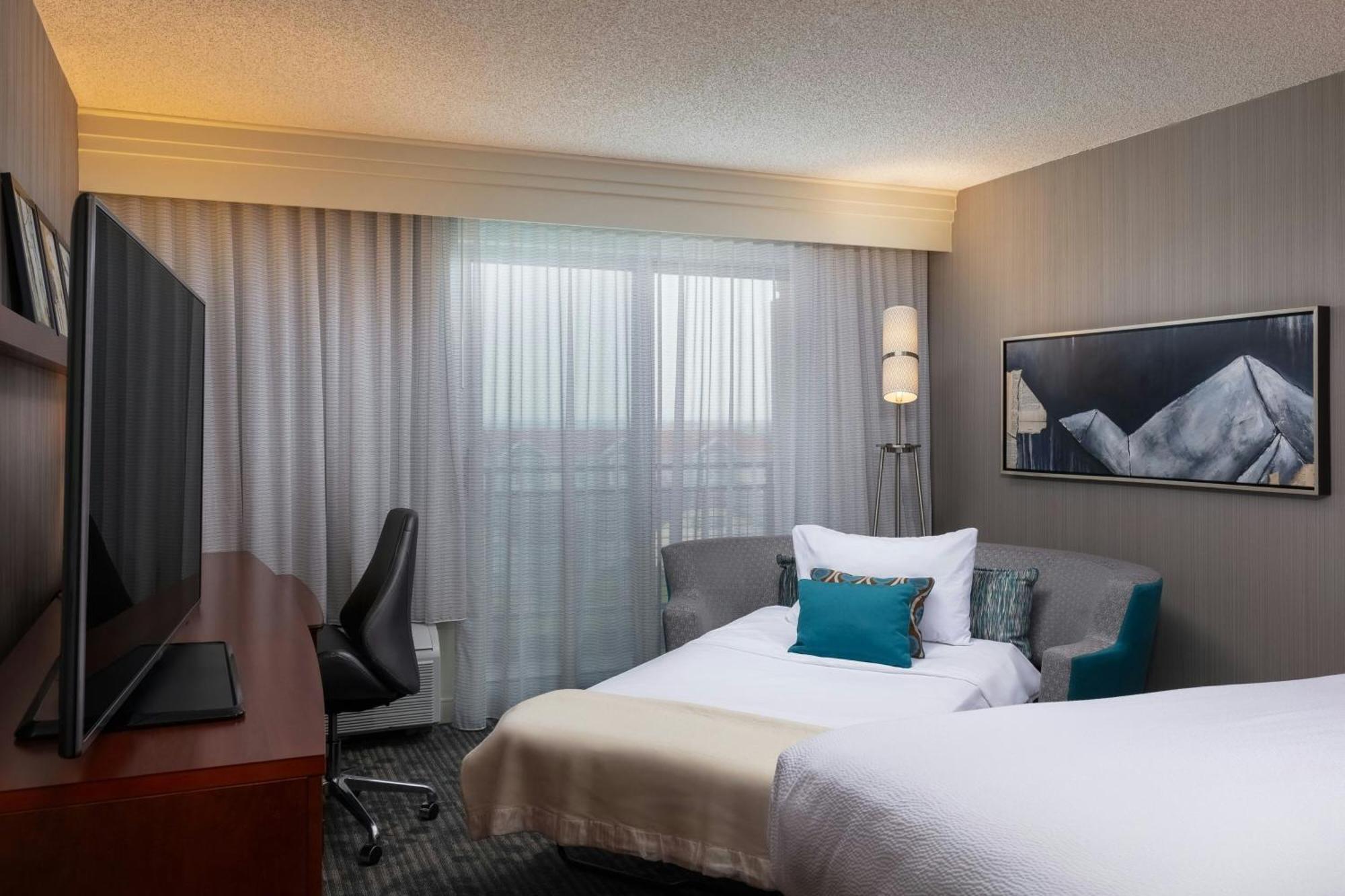 Courtyard By Marriott Denver Airport Eksteriør billede