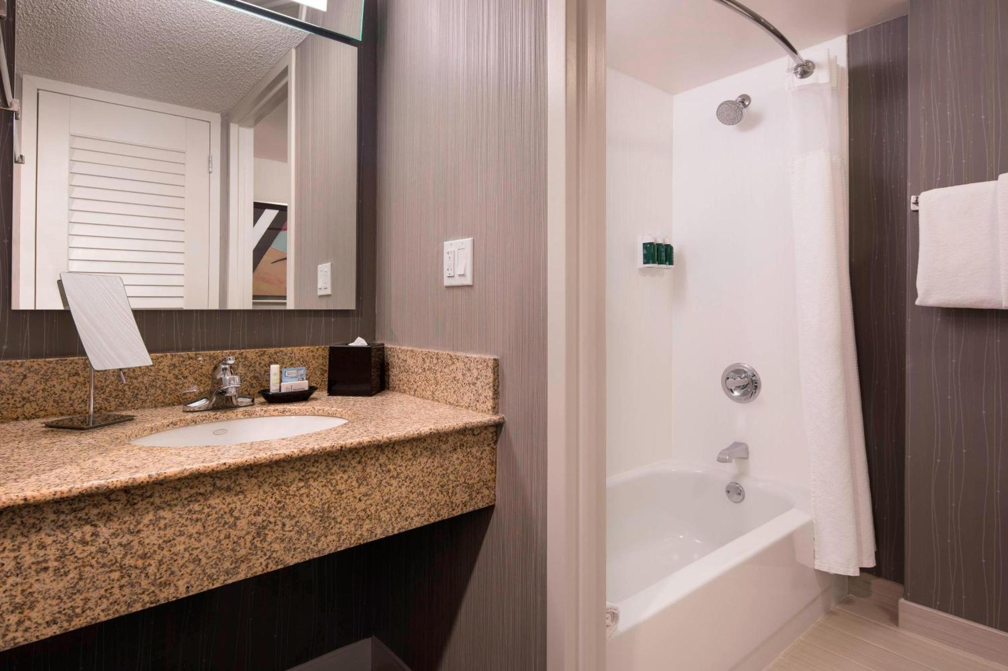 Courtyard By Marriott Denver Airport Eksteriør billede