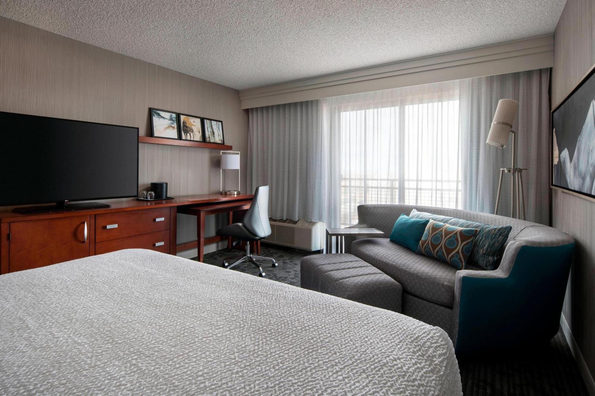 Courtyard By Marriott Denver Airport Eksteriør billede