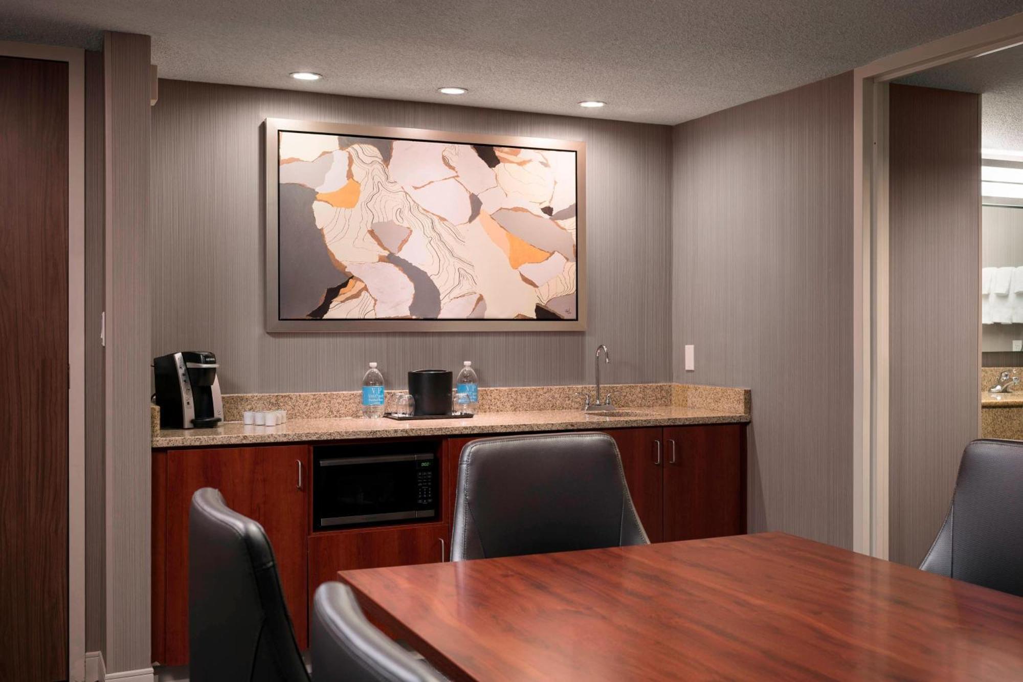 Courtyard By Marriott Denver Airport Eksteriør billede